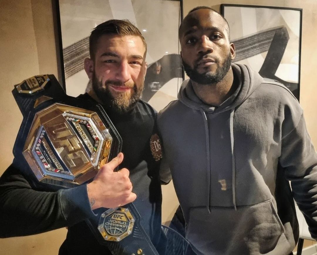 Mit UFC-Champion Leon Edwards und dem UFC-Gürtel